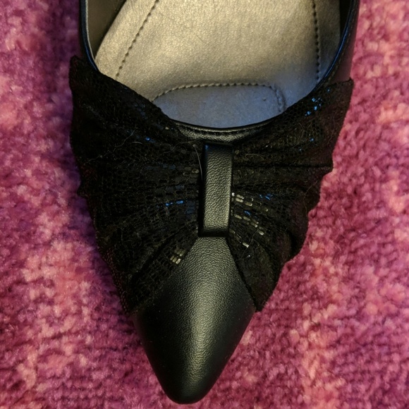 Kelly and Katie Black Heels - Picture 2 of 5